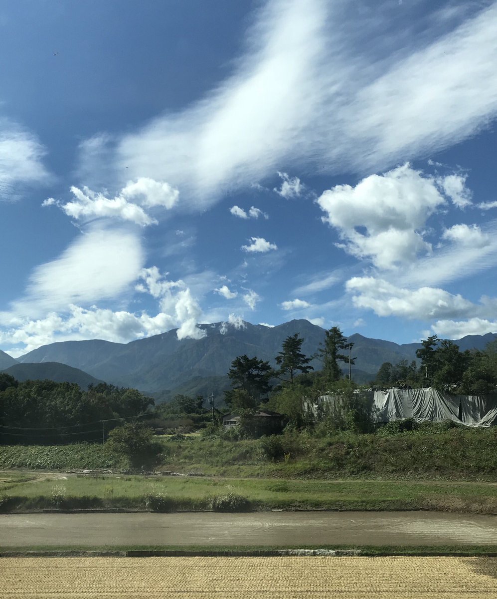 kimiko106's tweet photo. 山のお空がとても綺麗です(^-^) https://t.co/MEOshmQLkq