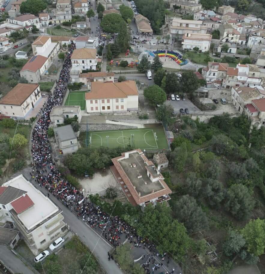 riace_in's tweet photo. Per Mimmo
#IoStoConMimmoLucano 
#iostoconRiace https://t.co/ZlcabfPzpJ