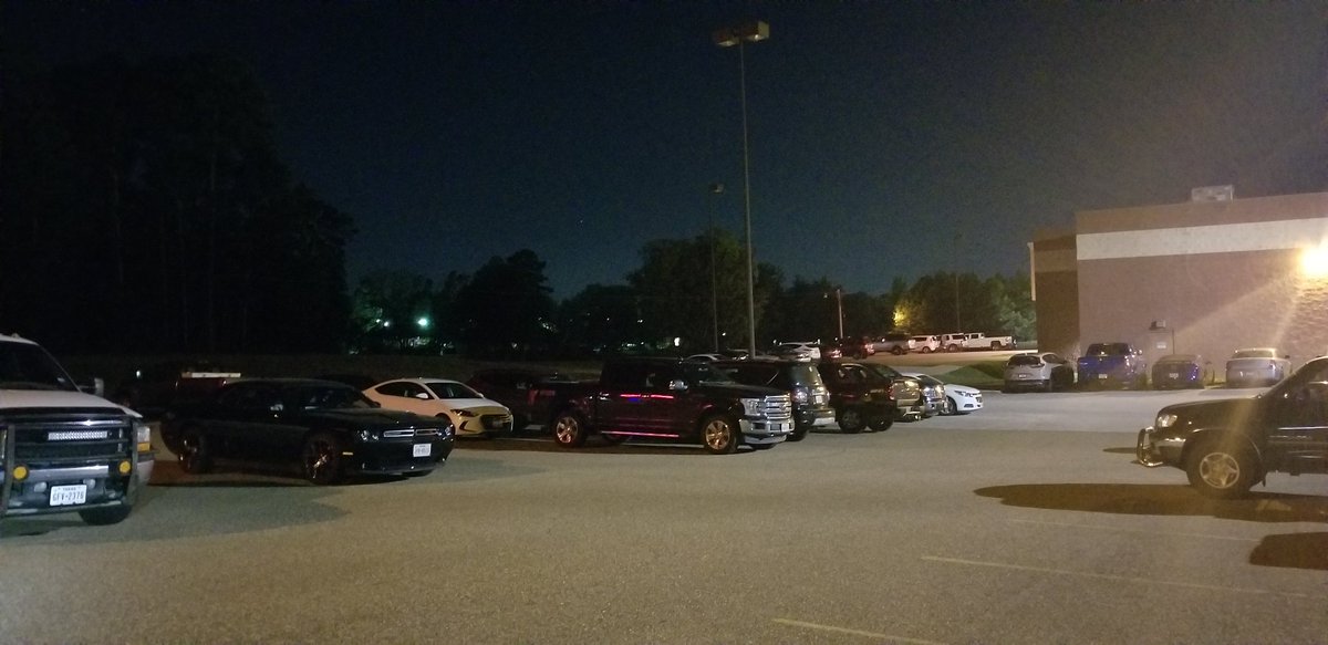 77brokenmonkeys's tweet photo. @AMCTheatres I realize this isn't one of your big money making theaters in a big city, but is the safety of your customers not important in Longview, Texas? plus building lights. #nolights #darkparkinglot #safetyconcern #cheapseats #nosafetyinthecheapseats #longviewtx https://t.co/a5bc0x2DWD