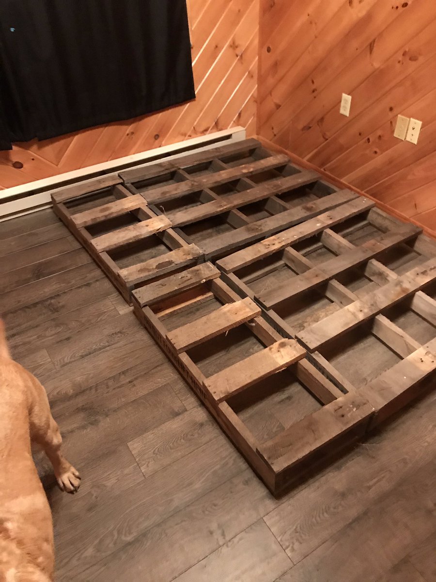 TruckerS63's tweet photo. Kiddo come up with the idea of pallets for her bed frame. #saturdaynightproject https://t.co/EMbZBFdUqA