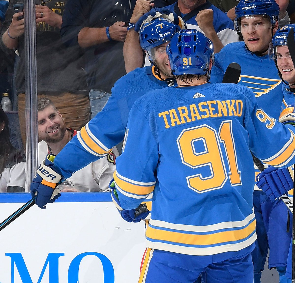 StLouisBlues's tweet photo. Jerseys so pretty even Blackhawks fans like them. #stlblues https://t.co/PIvKEF0BQl