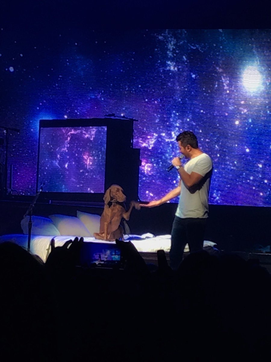cgerberding's tweet photo. Enjoyed seeing @bretteldredge last night!!! https://t.co/n1oIQfmklW