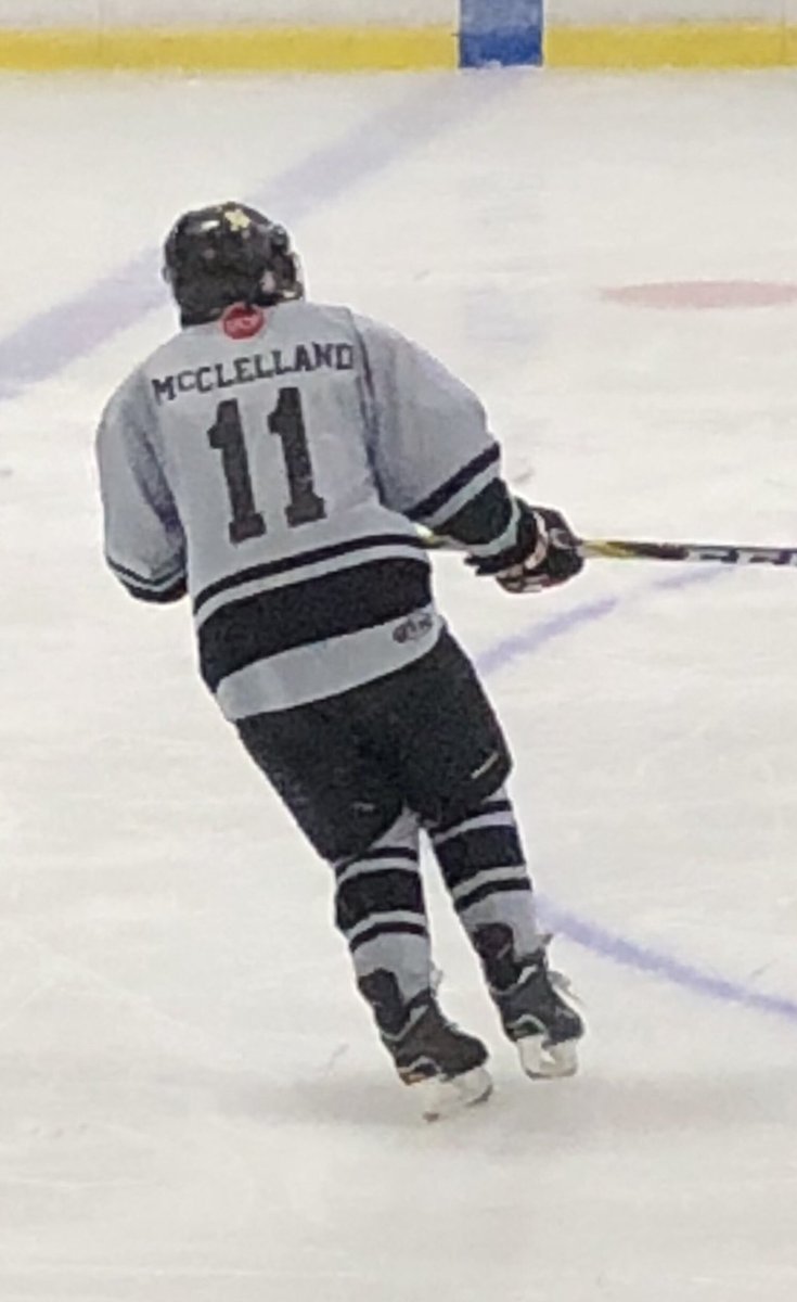 McCluck14's tweet photo. And hockey season starts. #myfavouriteplayer #soothunder https://t.co/V4alD4GEzY