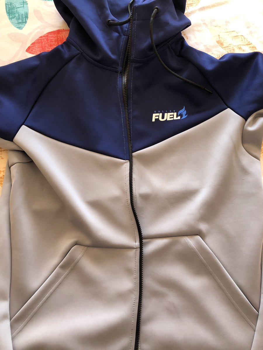 RabelaisXP's tweet photo. finally get my Dallas Fuel jacket #burnblue# go and reach far beyond than anyone thought in S2，DF boys💪@DallasFuel https://t.co/Fl9boa6F8u