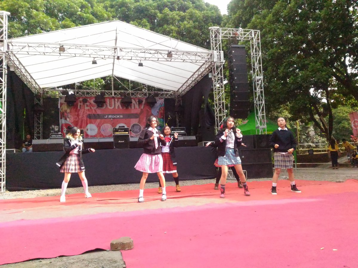 Fesbukan UNPAD tweet media