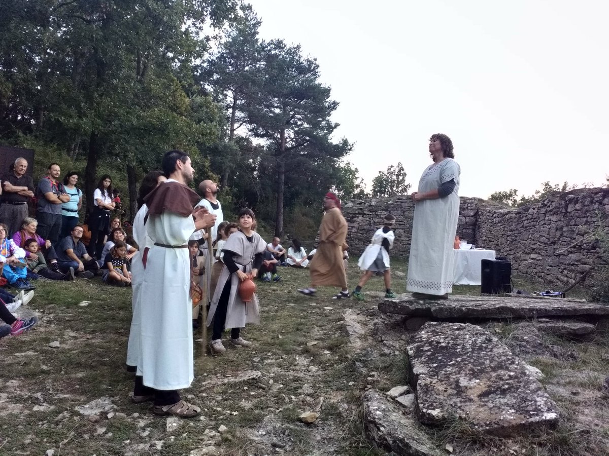 Clio_deries's tweet photo. Domesticant l'aigua al #CasolDePuigCastellet.
#RutaDelsIbers
#CSI_ibers
#CapDeSetmanaIber
@macarqueologia https://t.co/TWhDUBgPt9