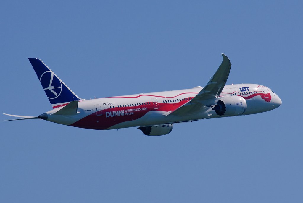 lax_peace's tweet photo. 今日の成田は大当り!
#成田空港
#NRT
#LOT
#LOTポーランド航空
#エバー航空
#EVAairways
#EVAcargo
#今日の成田空港 https://t.co/EUzjpkIttY