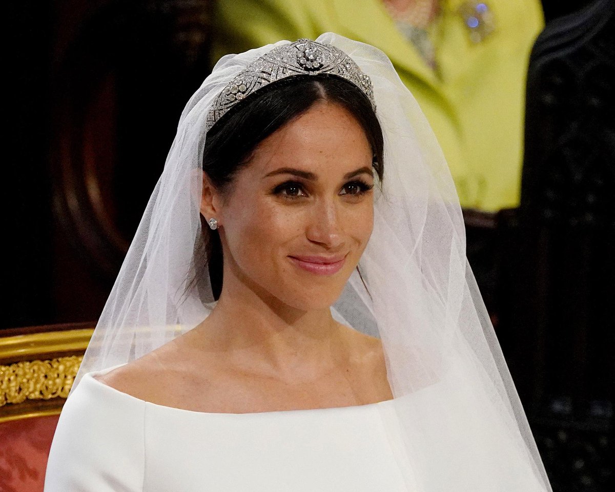 Here's When Meghan Markle Might Be Wearing Her Next Tiara glmr.co/2R1yjge https://t.co/GZXzu8oscd