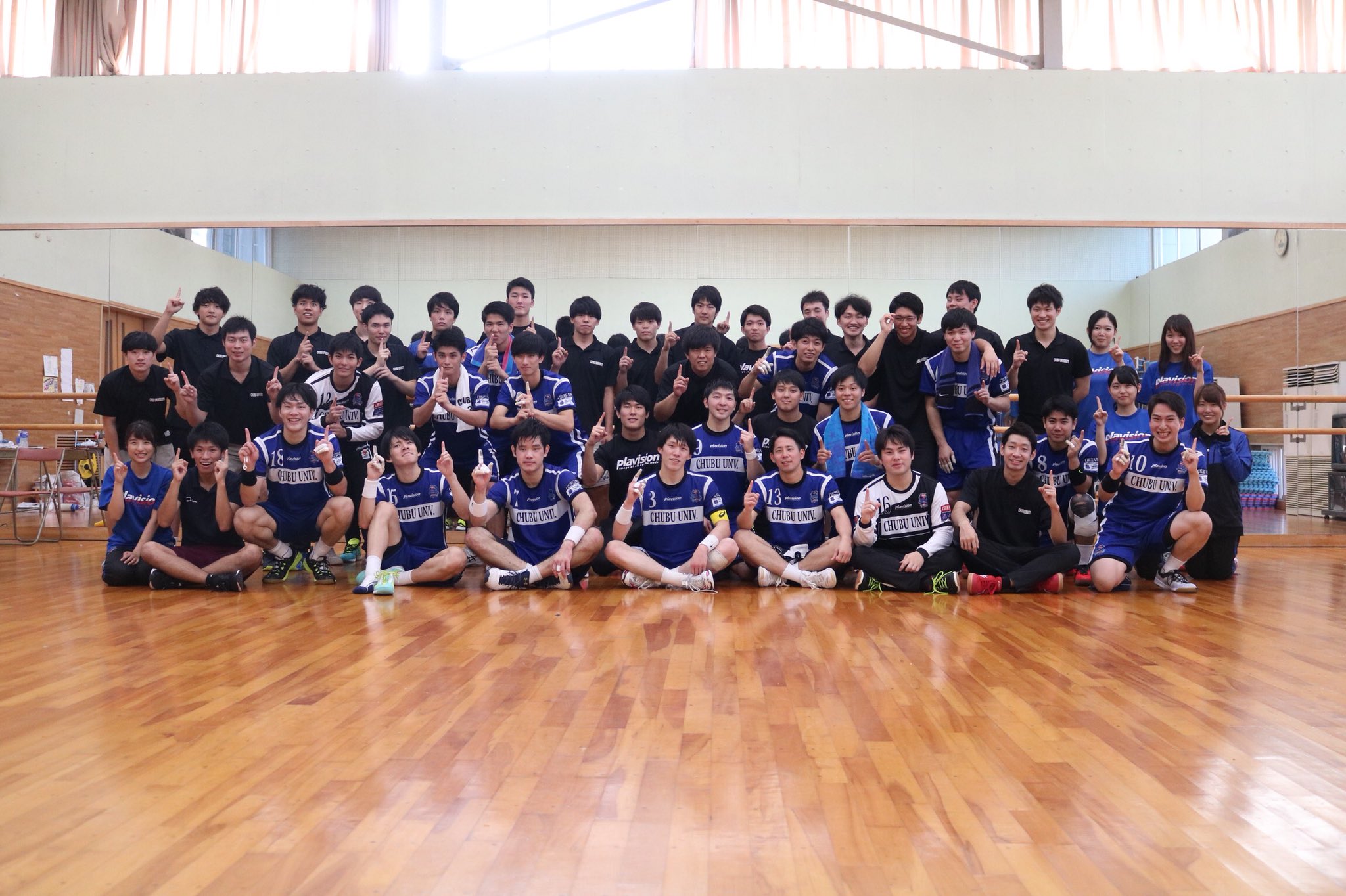 中部大学ハンドボール部 秋季リーグ戦 最終戦 対 大同大学戦 中部 24 10 14 14 9 23 大同 となり 勝利しました これにより 東海学生秋季リーグ戦 優勝です たくさんの応援 またさまざまなご支援ありがとうございました