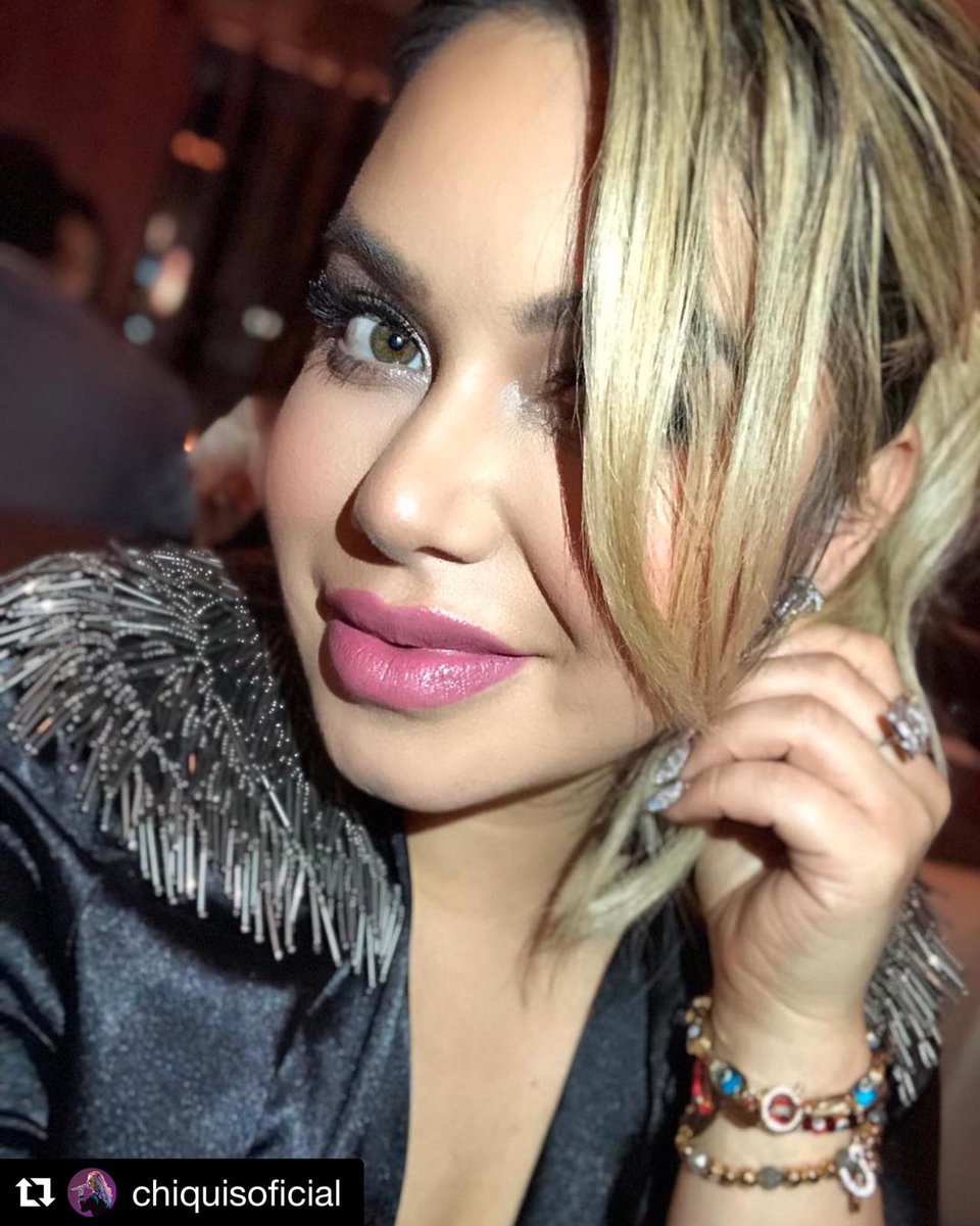 claudimar5's tweet photo. #Repost @chiquisoficial
・・・
No importa cuantos obstáculos se te pongan en tu camino, NUNCA dejes de sonreír. Dios es bueno y El conoce TU corazón. #FirmeYSinTemor #bossbeenation #TeamChiquis33 https://t.co/BOZXm7W4hF