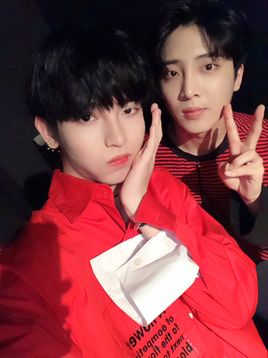 HY_producer's tweet photo. 【ROMEO】

1部の公演お越しいただいた皆様❣️
ありがとうございました💕

久しぶりでの #東京 でのライブで緊張しましたが、ジュリエットの顔を見るととても安心しました😍

2部は18時から！
当日券は開演1時間前より販売✨
CD予約販売もおこなってます❤️

#ROMEO #로미오 #ロミオ https://t.co/uU4XlzBRM2