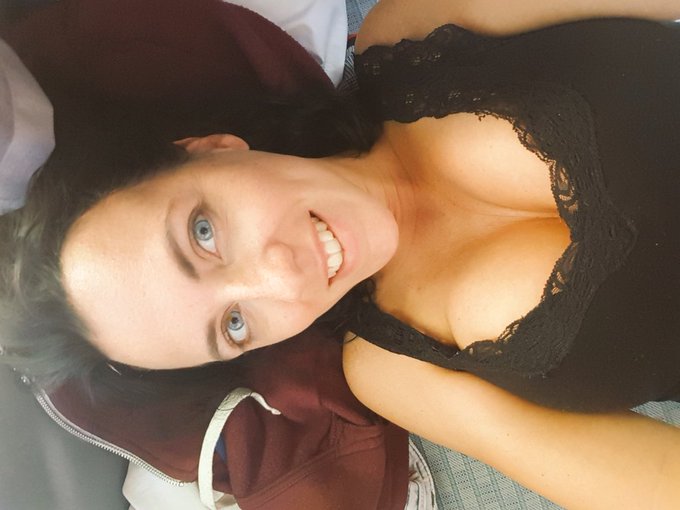 Toujours au salon de #liege !!!  Rdv &agrave; 14h mes ch&eacute;ris !!!  #erotisme #salon #show https://t.co/qdjFA<a href="/tag/liege"class="tags">#liege</a><a href="/tag/show"class="tags"><span>#show</span></a><a href="/tag/salon"class="tags"><span>#salon</span></a><a href="/tag/erotisme"class="tags"><span>#erotisme</span></a>