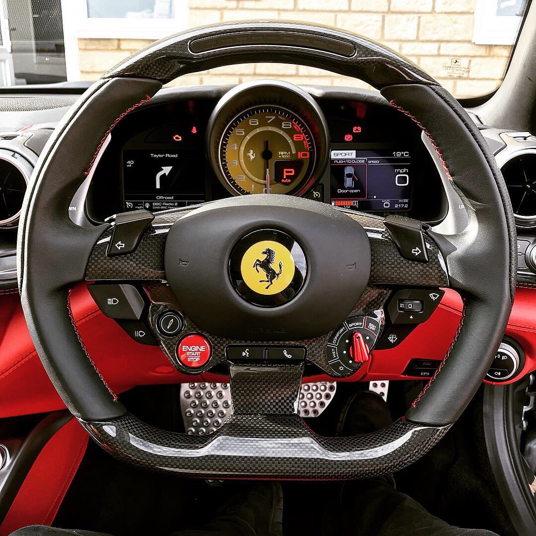 BobHoughtonLtd's tweet image. Awesome to see modern cars in the workshop #gtc4lusso #startstop