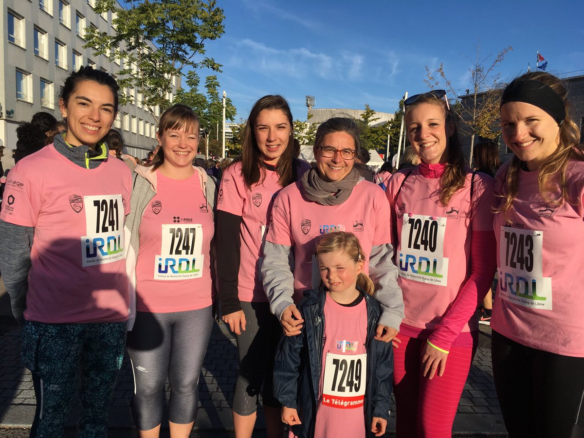 IRDL_News's tweet photo. L’équipe IRDL au départ ! Nous participons à #LaLorientaise ! Bon dimanche à tous sous le soleil ! https://t.co/m7ucaHxiiI