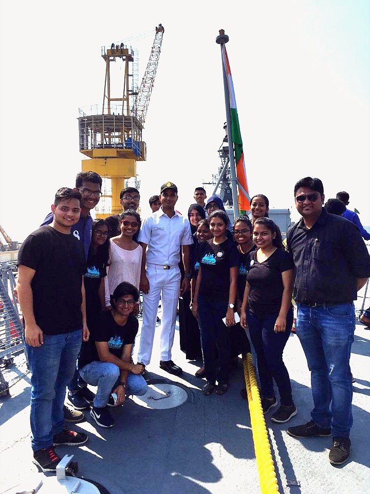 mgmdchofficial's tweet photo. The guardians in white ensured none of the precious lives lose their colours even if it meant risking their own.The @mnss2018 unit at MGMDCH arranged a visit to Indian naval warships.#saluteindiannavy
#mgm #nss
#shamnovarunah https://t.co/QkMHe4gHEL