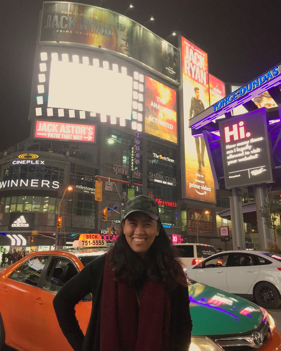 wandermole's tweet photo. So happy to be here!😍 #WhenInToronto https://t.co/NCLvJJZevV