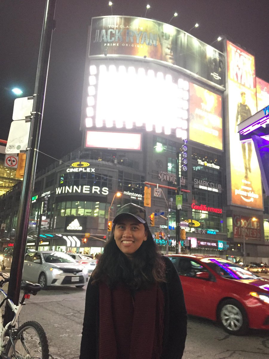 wandermole's tweet photo. So happy to be here!😍 #WhenInToronto https://t.co/NCLvJJZevV