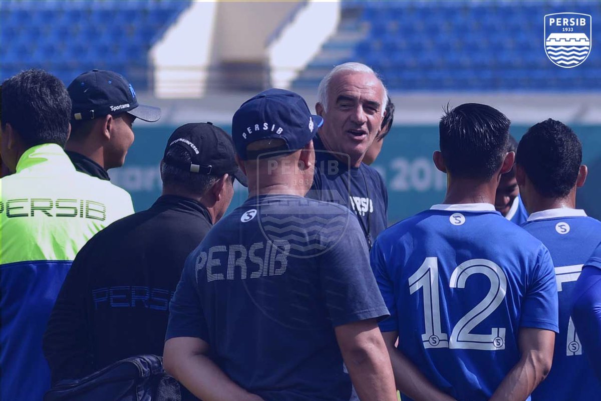 persib's tweet photo. Hari ini, Minggu 7 Oktober rombongan Maung Bandung bertolak menuju Balikpapan. Bismillah 🙏💙 🙏 💙🙏 

Selengkapnya ⏩ https://t.co/KeHyeNtwkv https://t.co/RwAKnBmZ2L