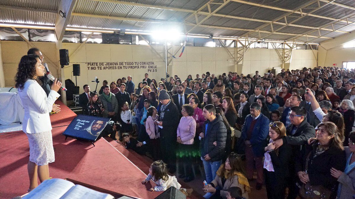 LuisVelasquez9's tweet photo. Cierre de la #CaravanaDeEsperanzaMChP #ElPoderDeLaEsperanza en la Serena. 
Agradecido de mi Dios 
Tema: “Él no está aquí!!! Él está vivo” Juan 20 https://t.co/29ZUd6wqxz