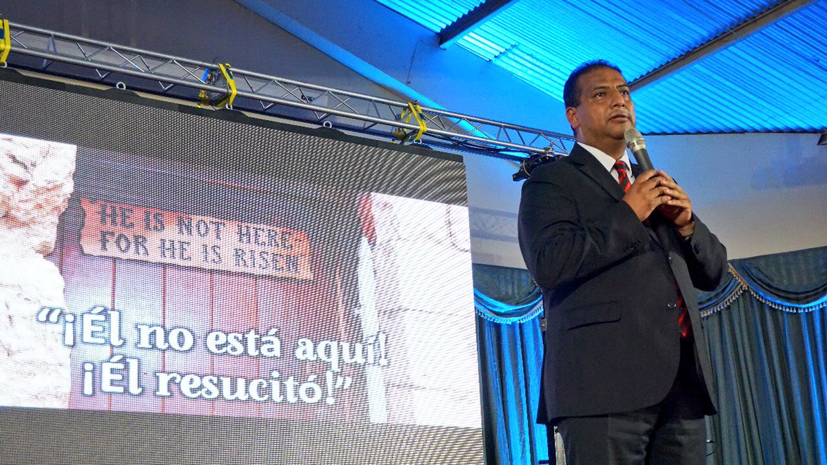 LuisVelasquez9's tweet photo. Cierre de la #CaravanaDeEsperanzaMChP #ElPoderDeLaEsperanza en la Serena. 
Agradecido de mi Dios 
Tema: “Él no está aquí!!! Él está vivo” Juan 20 https://t.co/29ZUd6wqxz