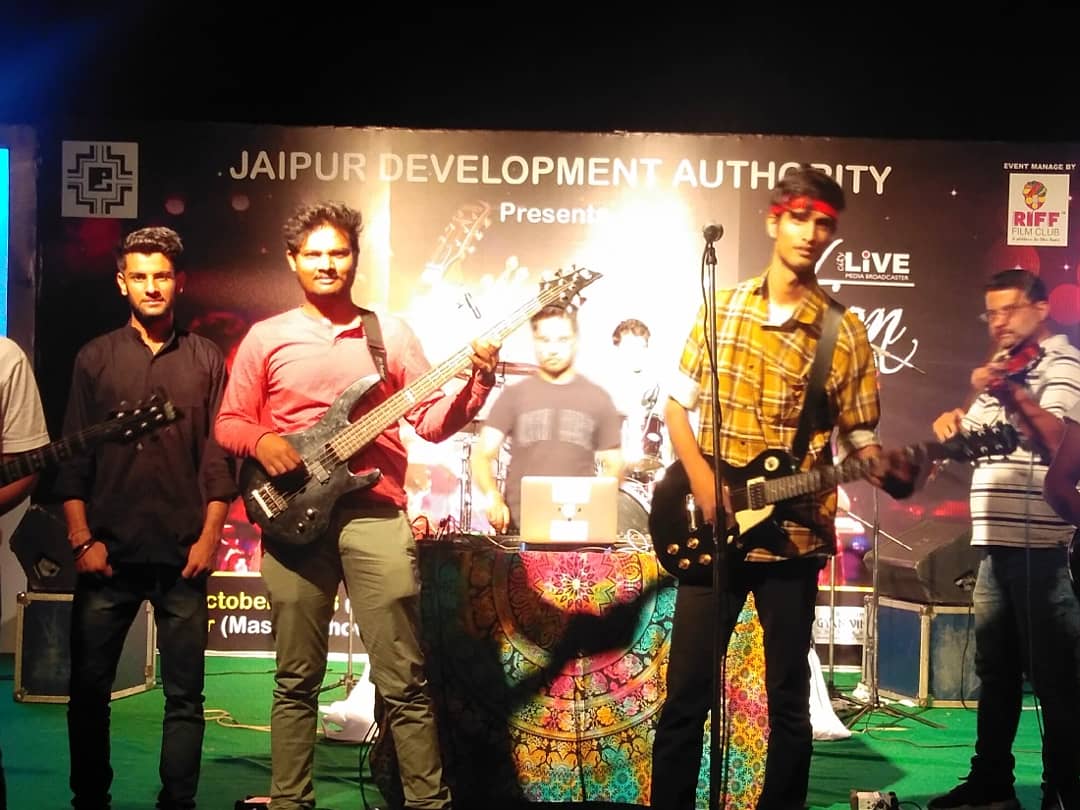 somendraharsh's tweet photo. @jdajaipur - and Event Manage By @RIFFJAIPUR RIFF Film Club presents
" *Inspiration Rock Malhaar* " where music breath life .. #weekend #culture #evening #performance #masalachowk #JDA #RiffFilmClub #Knspiration #Rock #Malhaar @my_rajasthan @vaibhavgalriya @RajCMO https://t.co/K84TybDulp