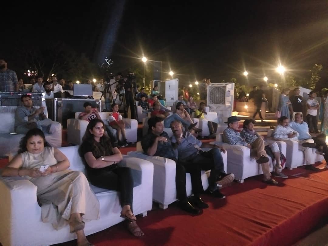 somendraharsh's tweet photo. @jdajaipur - and Event Manage By @RIFFJAIPUR RIFF Film Club presents
" *Inspiration Rock Malhaar* " where music breath life .. #weekend #culture #evening #performance #masalachowk #JDA #RiffFilmClub #Knspiration #Rock #Malhaar @my_rajasthan @vaibhavgalriya @RajCMO https://t.co/K84TybDulp