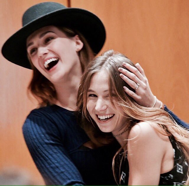 Day 8 without Wynonna Earp:imagine not missing them on this day #WynonnaEarp    #TheScifiFantasyShow  #PCAs