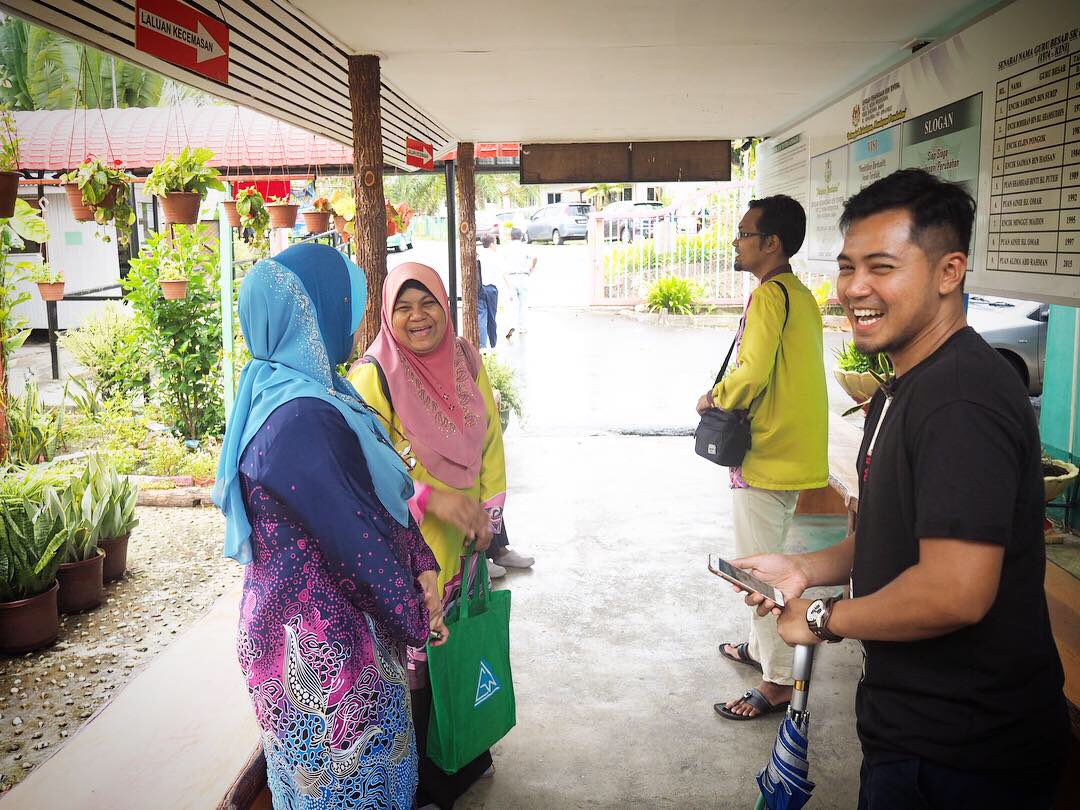 khalsubor's tweet photo. Where my knowledge officially gained 😘😘😘 May Allah bless all the teachers insyaAllah.. aameen 😘😘😘 For the school’s headmaster, success all the way to you and the school 👍🏼👍🏼👍🏼 #myprimaryschool #skktsandakan #sandakan #sabah #hometown #throwback #sweetmemories https://t.co/ie0RXkkgBE