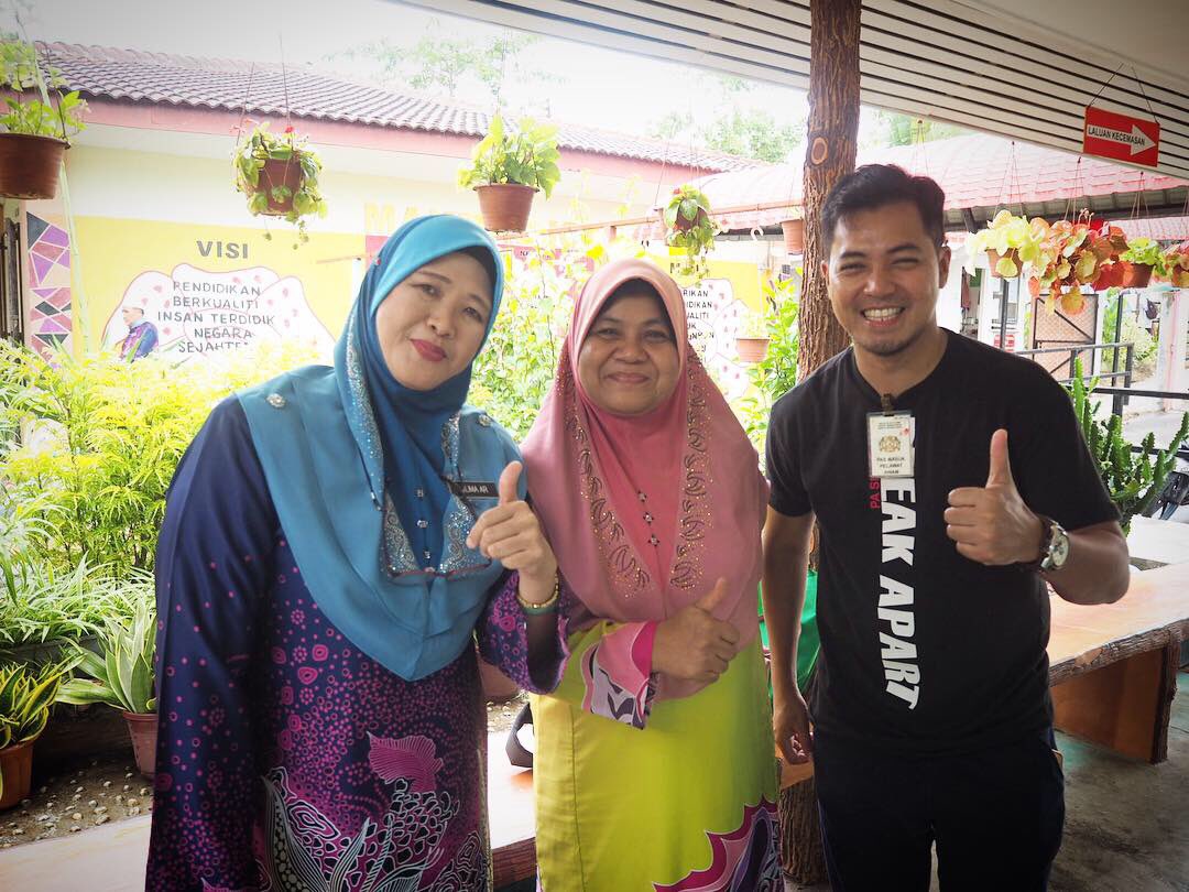 khalsubor's tweet photo. Where my knowledge officially gained 😘😘😘 May Allah bless all the teachers insyaAllah.. aameen 😘😘😘 For the school’s headmaster, success all the way to you and the school 👍🏼👍🏼👍🏼 #myprimaryschool #skktsandakan #sandakan #sabah #hometown #throwback #sweetmemories https://t.co/ie0RXkkgBE
