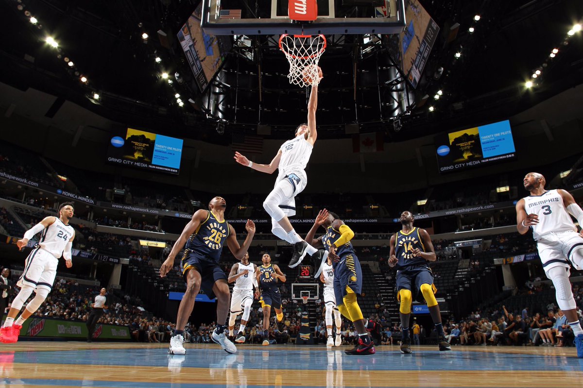 in_nba's tweet photo. 日本バスケの歴史が変わった日🇯🇵🏀

👏🏼 @wacchi1013 👏🏼 via @memgrizz https://t.co/7d5gk6gZFh