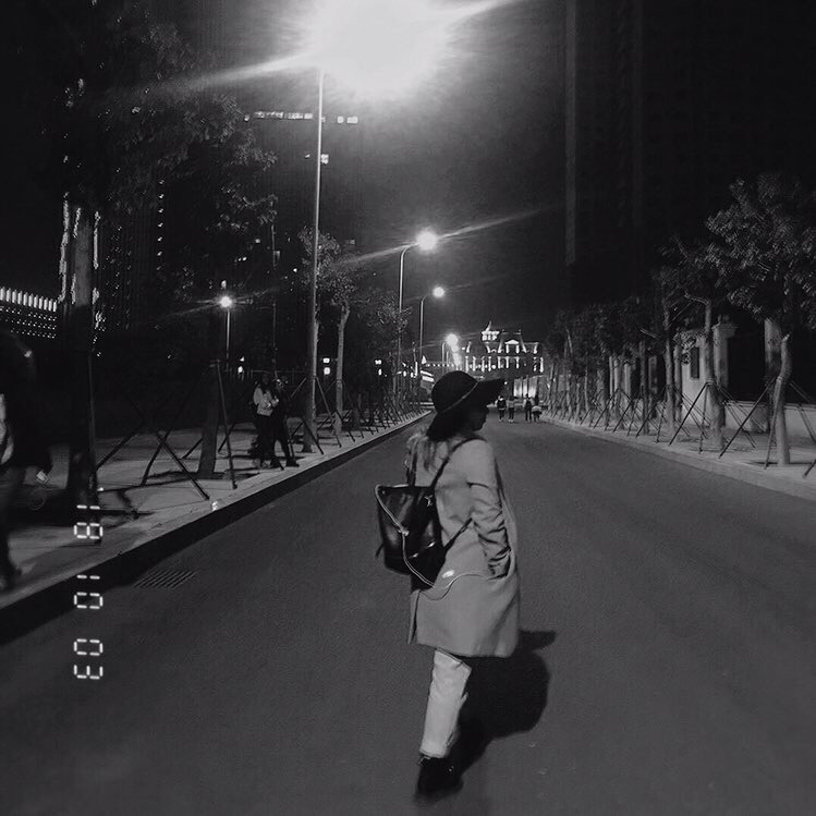 valejacky96's tweet photo. ~𝘐 𝘥𝘰𝘯’𝘵 𝘬𝘯𝘰𝘸 𝘸𝘩𝘦𝘳𝘦 𝘪’𝘮 𝘨𝘰𝘪𝘯𝘨 𝘣𝘶𝘵 
𝘪𝘧 𝘺𝘰𝘶 𝘤𝘢𝘯 𝘩𝘰𝘭𝘥 𝘮𝘺 𝘩𝘢𝘯𝘥...
𝘐 𝘸𝘪𝘭𝘭 𝘧𝘭𝘺 𝘵𝘰𝘨𝘩𝘦𝘵𝘦𝘳 𝘸𝘪𝘵𝘩 𝘺𝘰𝘶. ~ 🖤 #igot7selcaday @JacksonWang852 #ahgaselcaday #got7⁠ ⁠ #IGOT7SELCADAY #王嘉爾 爱你。 https://t.co/85dPTjQuj8