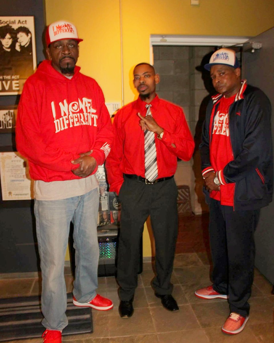 GOV847's tweet photo. @TheRealJazO RT:
TheChicagoBridgeMagazine:Interview:{Jaz-O}:PartII https://t.co/OksmQBSOHJ @S_C_ @DECAGOINC @IsaiditThePoet #GOV847 #KingzKounty https://t.co/zLnSaQDY0F