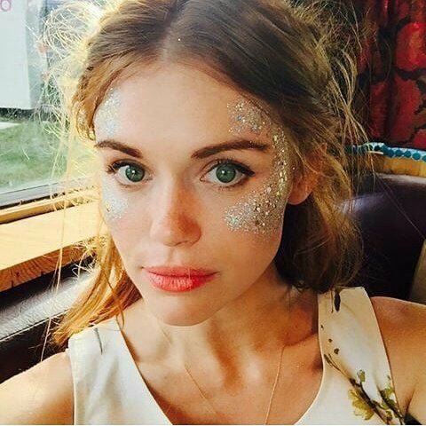 Alina_Ba__'s tweet photo. С Днем Рождения,Холл😍

Спасибо за все твои роли.

Твоя улыбка согреет всех нас в пасмурный день.

Мы любим тебя❤

#HappyBirthdayHollandRoden https://t.co/SPaIws66BI