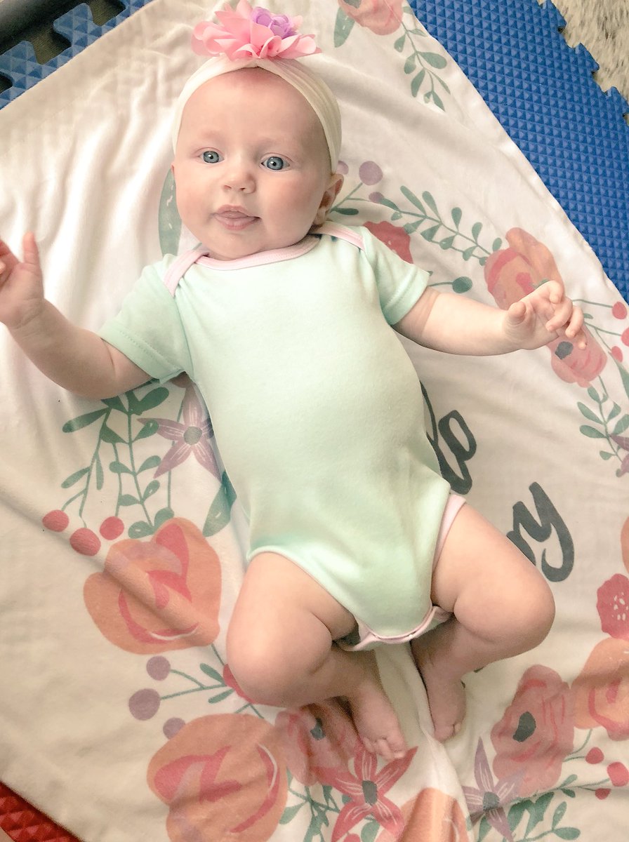 BritPalm's tweet photo. Baby Palmer Lily 💕 https://t.co/UhXWjmunTb