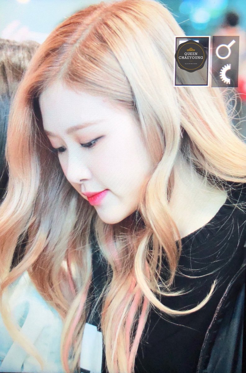 Queen_Chaeyoung's tweet photo. 181007 입국
💙💙💙
Black Pink ♡
#BLACKPINK #ROSÉ⁠ ⁠⁠ ⁠⁠ ⁠⁠ ⁠
#블랙핑크 #로제
#채영 #Chaeyoung https://t.co/ZudFkwAQDw