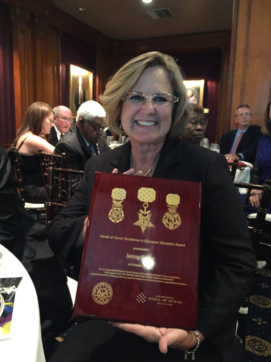 HollowHillsEL1's tweet photo. Mrs. Fuller @HollowHillsEL1 receiving the Congressional Medal of Honor Elementary Teacher of the year.  #simischools #svtchat https://t.co/83UyIRLjPO