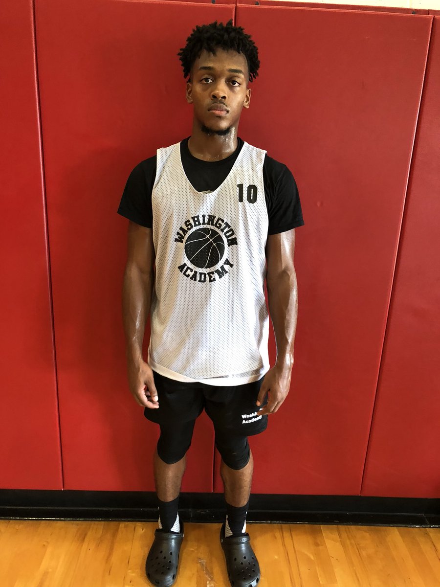 StarHooperman24's tweet photo. Among the best “Lead Guards” I saw at the A.S.S.I.S.T. Jamboree were: Sean East, Tony Epps, Dakari Johnson, DJ Williams & Ray Ward #PrepHoopsNC https://t.co/cZxgxyMQ4f