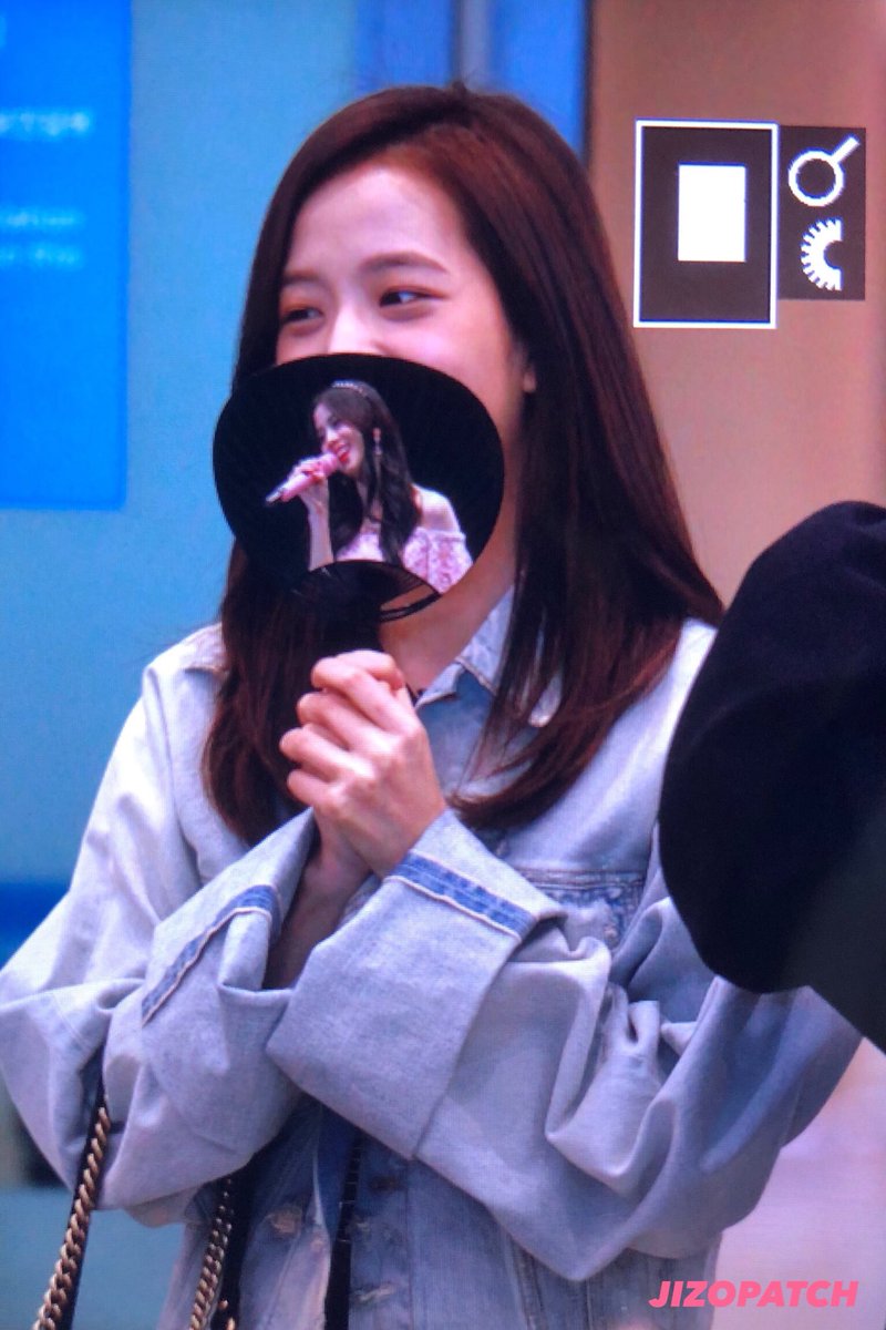 jizopatch's tweet photo. 181007 인천 입국 프리뷰 
#BLACKPINK #블랙핑크 #로제 #Rosé⁠ #지수 #JISOO 
(@ygofficialblink ) https://t.co/jlHmn95twZ