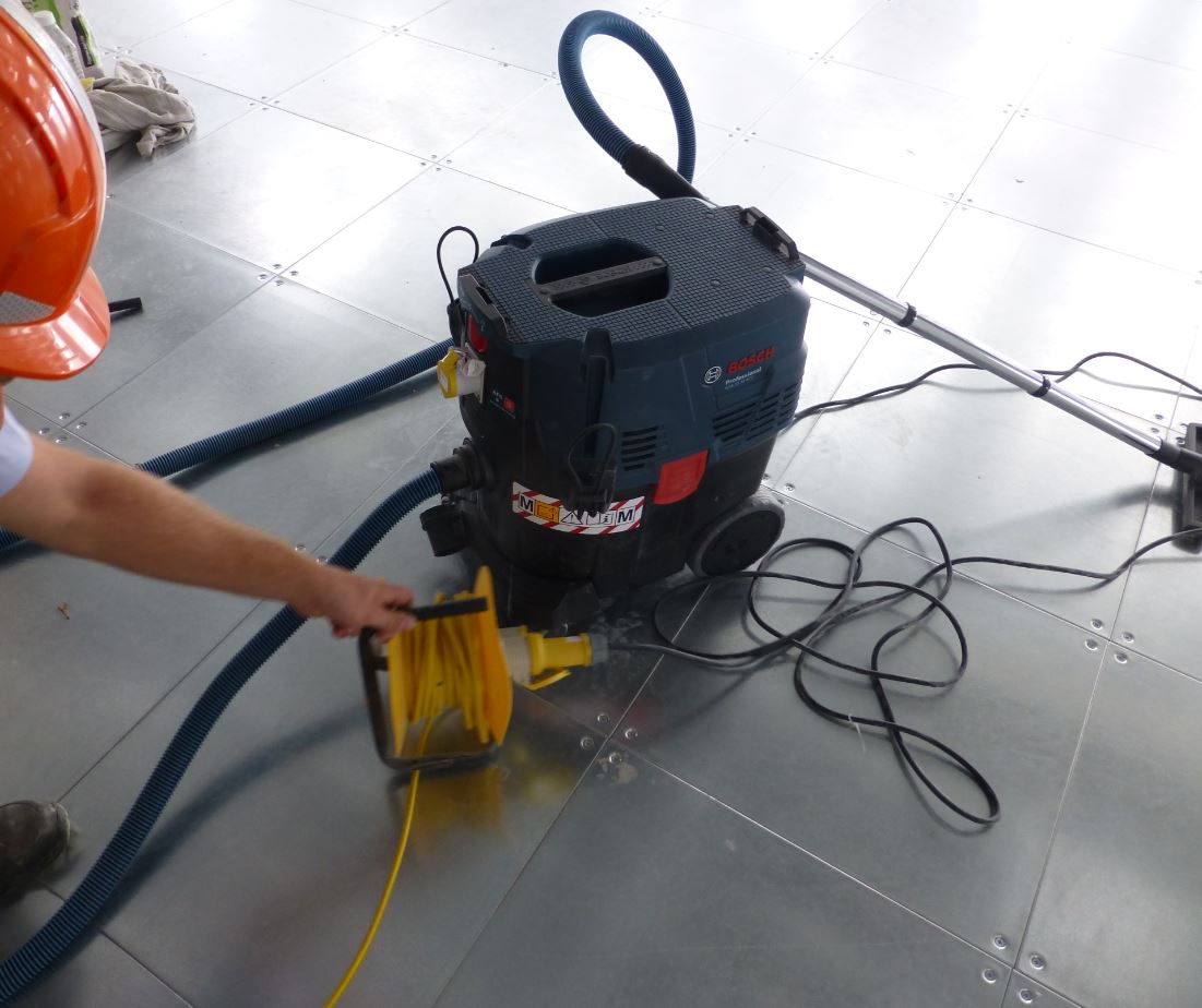 H_S_E's tweet photo. HSE inspectors are out visiting sites to see if builders are thinking of jobs from start to finish, avoiding disturbing asbestos and are working in different ways to avoid creating dust. Are you a #DustBuster who knows how to #WorkRight on site? Read more: https://t.co/OQSHyP3jc5 https://t.co/PYcJVVgeuM
