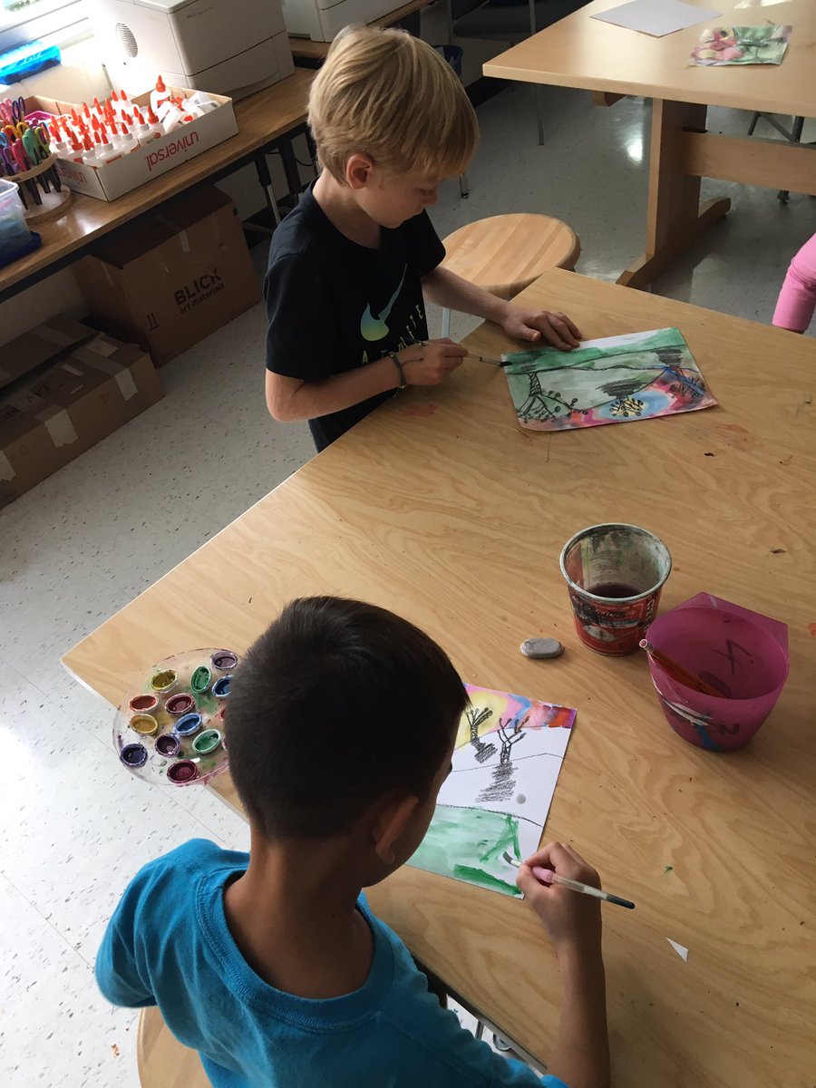 GretchenProcto3's tweet image. The first graders are learning about sunsets and silhouettes! @haycockart