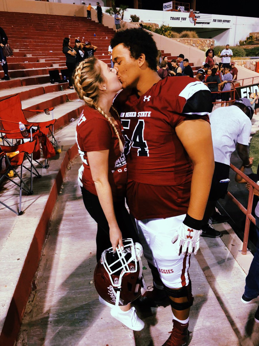shelby_taylor74's tweet photo. another year later and #54 still has my heart❤️ #aggieup https://t.co/CmYN59EJuD