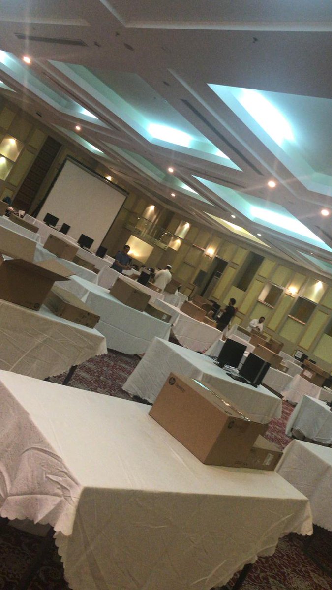 nc3_2018's tweet photo. جانب من التجهيزات للمسابقة البرمجية التي ستقام بين طلاب و طالبات الحاسب بالجامعات السعودية خلال #المؤتمر_الوطني_الثالث_لكليات_الحاسب
والذي تنظمه #جامعة_الملك_خالد
و الشكر موصول لتقنية المعلومات بجامعة الملك خالد على تعاونهم @kku_it

#NC3
#NC3_2018 https://t.co/Ec2Bm38hft
