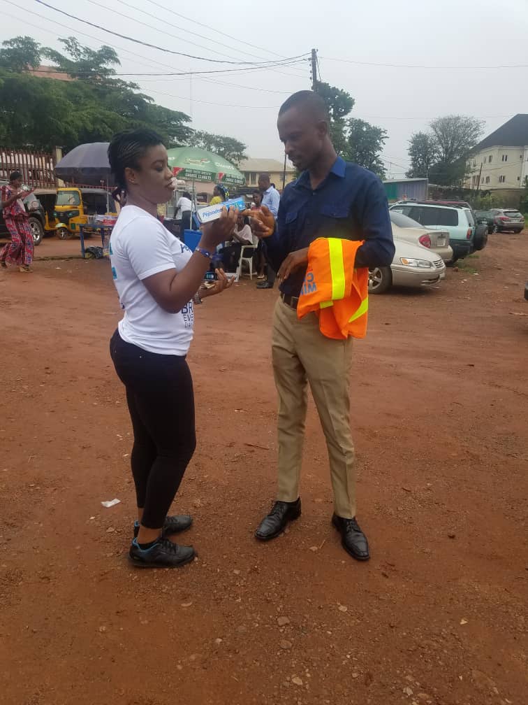 CharlotteXpertS's tweet photo. Pepsodent's free dental team live this morning @ 
Living Faith Church Winners Chapel, One Day Bus stop off Agbani Road, Enugu 
&amp;
Holy Trinity Anglican Cathedral, Girls Secondary School Bus stop by Mayor Market, Enugu.
#PepsodentCares #Smile😁 #3in1benefits https://t.co/T27Y0ikGJw