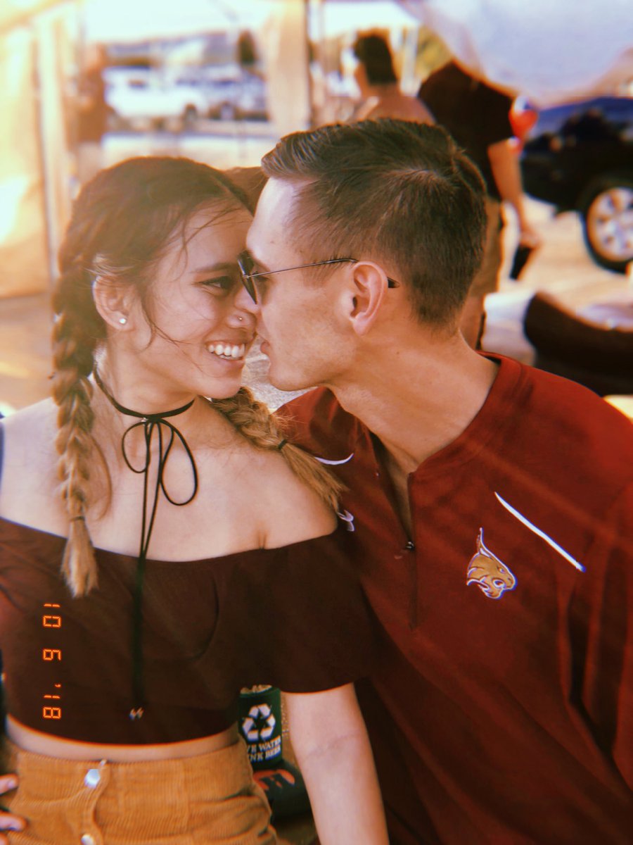 anglenugget's tweet photo. met this random guy today &amp; took some cute pics with him!!!! 🤩🤪💛 https://t.co/3Q7hB9YTNc