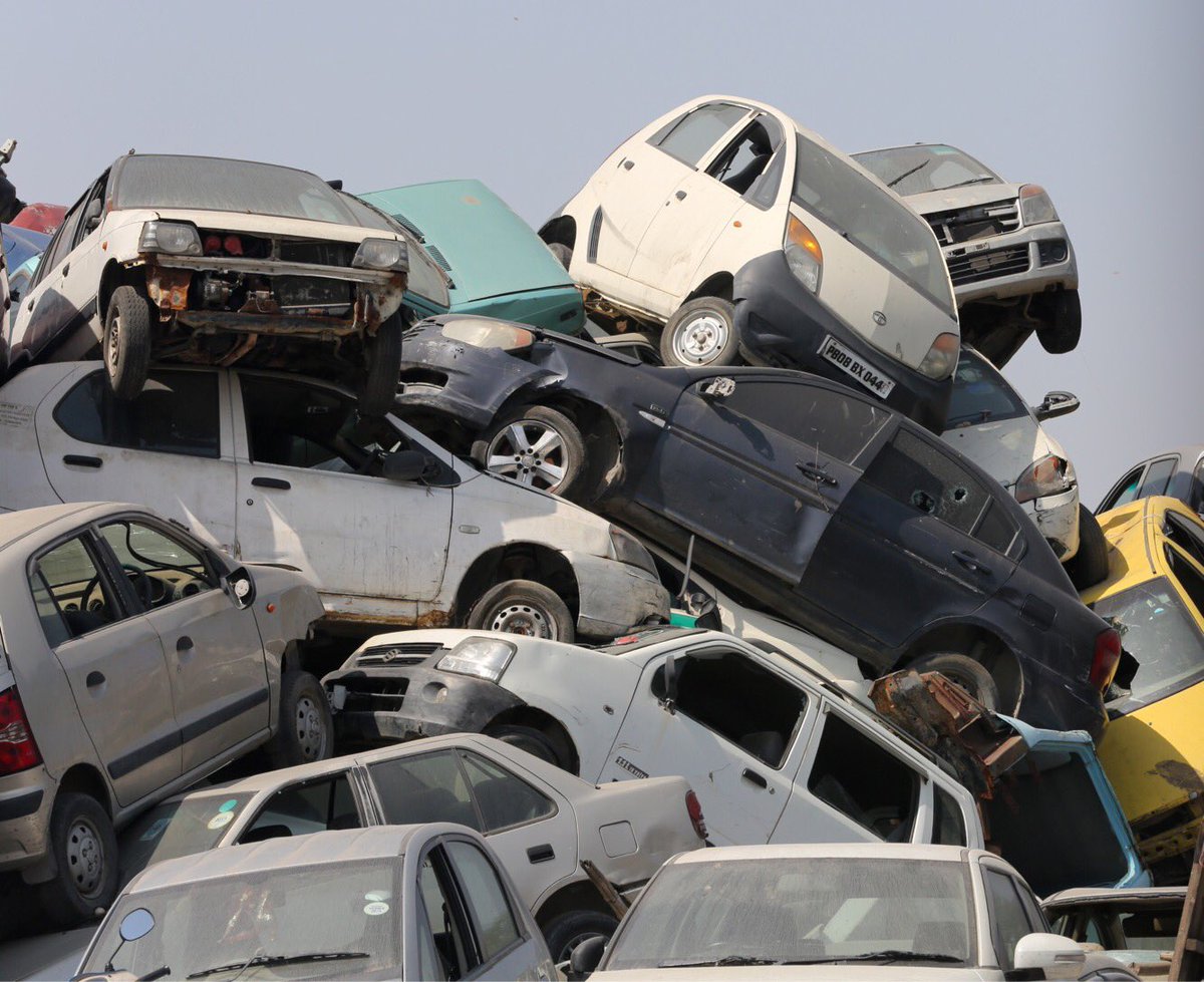 Mountain of scrapped cars@MCDelhi ⁦<a href="/IndianExpress/">The Indian Express</a>⁩