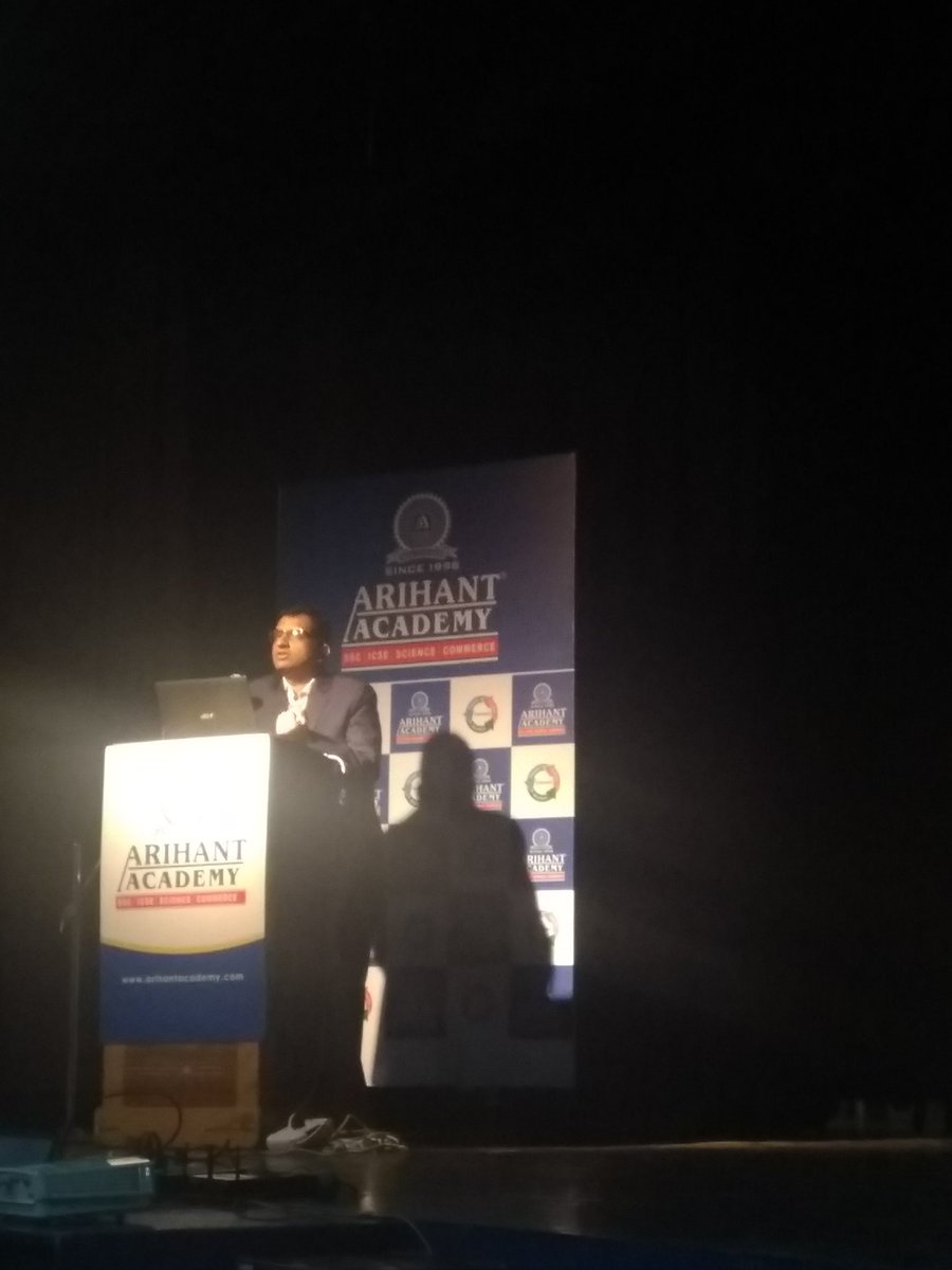 Synthesis_Learn's tweet photo. Mr. Manish Modi, CEO- Founder, Synthesis Learning, addressing the students on how a degree in #ACCA can provide a competitive edge in their #career.
#SynthesisLearning #TicketToSuccess #RaisingTheBar https://t.co/ZaH46i2uYP