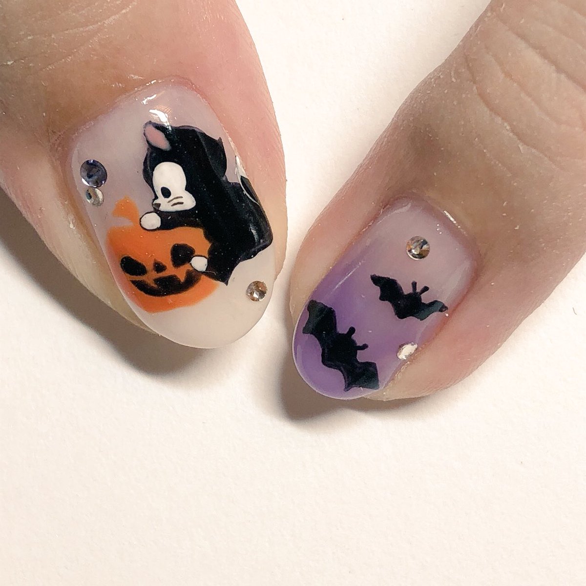 Koririo Nail Twitterissa ディズニーハロウィンネイル シンプルめなフレンチネイル 親指は猫のフィガロとカボチャー いつもありがとう 痛ネイル 痛くない痛ネイル ディズニーハロウィン