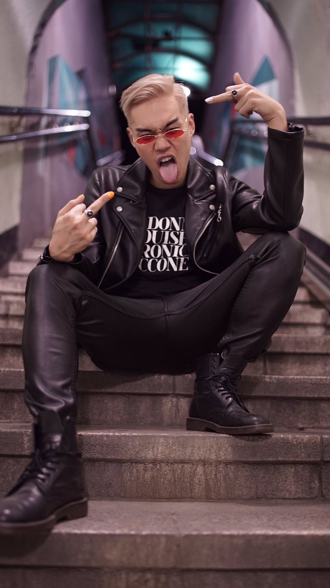 marshallxyzzz's tweet photo. fxxk toxic masculinity.
fxxk the patriarchy.
fxxk gender inequality.
fxxk male fragility.
fxxk homophobia.
fxxk racism.
fxxk hate.
gonna go dance off my anger now byeeeeee 
✨✨✨✨✨👽👽👽🕺🏻🕺🏻🕺🏻✌🏼✌🏼✌🏼

#NEWMUSIC 
#COMINGSOON 
#ISSAMIXTAPE https://t.co/48wbTF0eZG
