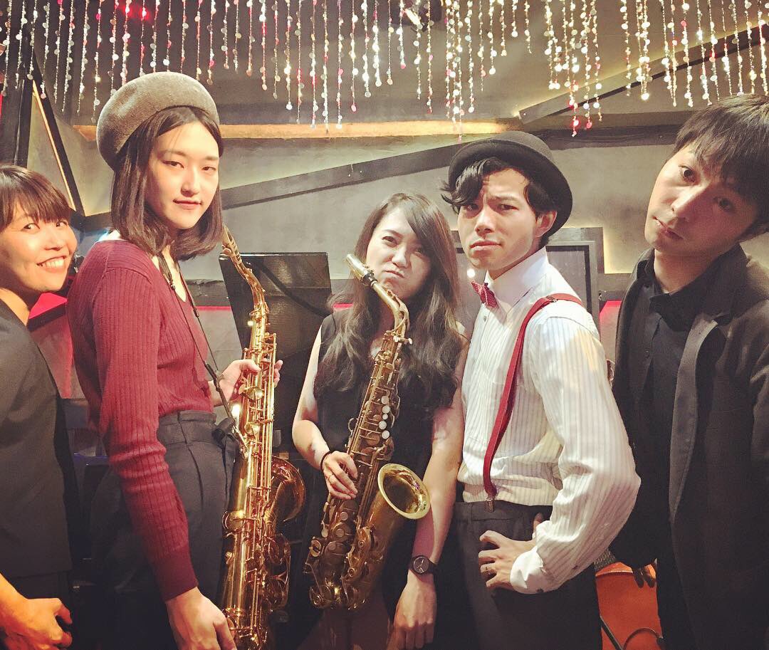 yuchan1888's tweet photo. FIVE JUNCTION
記念写真&打ち上げ〜🍺
#JAZZ
#FIVEJUNCTION https://t.co/BgzekWbBUb