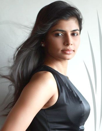 
Singer Chinmayi EXPOSES SEXUAL PREDATORS in Film Industry - Poet Vairamuthu is an Accused
